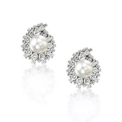 Round Cut White Pearl Stud Earrings
