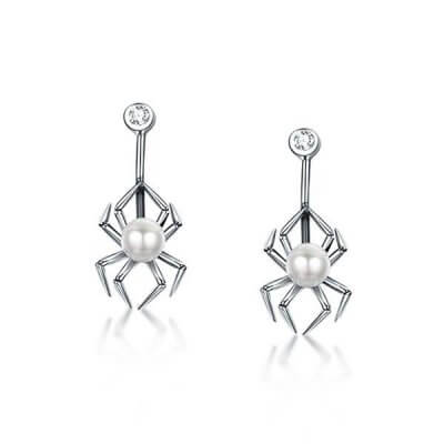 Spider Design Round Cut Pearl Drop Earring 
