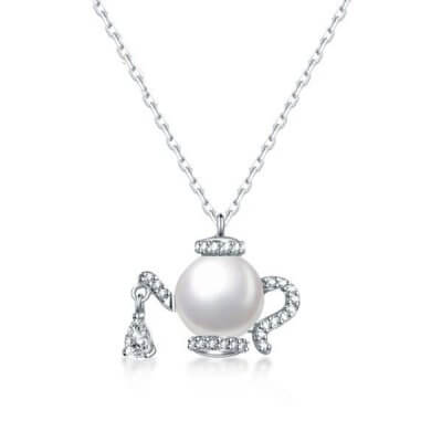 Special Kettle Design Round Cut Pearl Pendant Necklace 