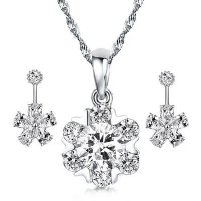 Snowflake Design Pendant Necklace And Earring Set